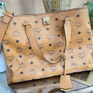 MCM handbag, color: leather tan